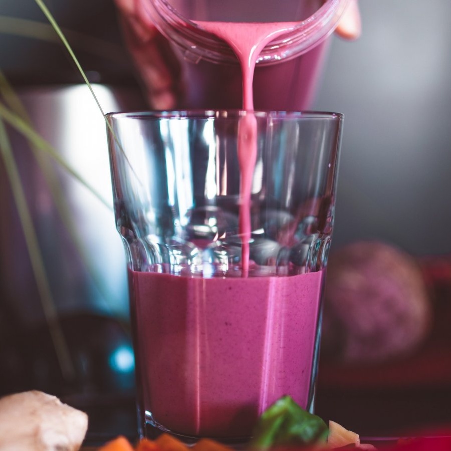 Соки, которые благоприятно влияют на женское здоровье