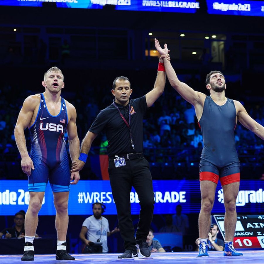 Заурбек Сидаков и Ахмед Османов принесли сборной России золотые медали  чемпионата мира по борьбе — 2023 - Чемпионат