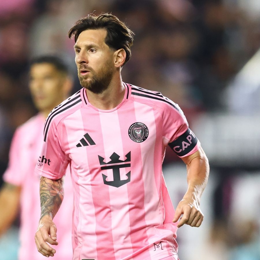 Қоңырауда жалаңаш жігіттер Порнодағы Тиа Каррера