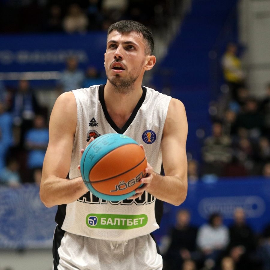 Баскетболшылар душта