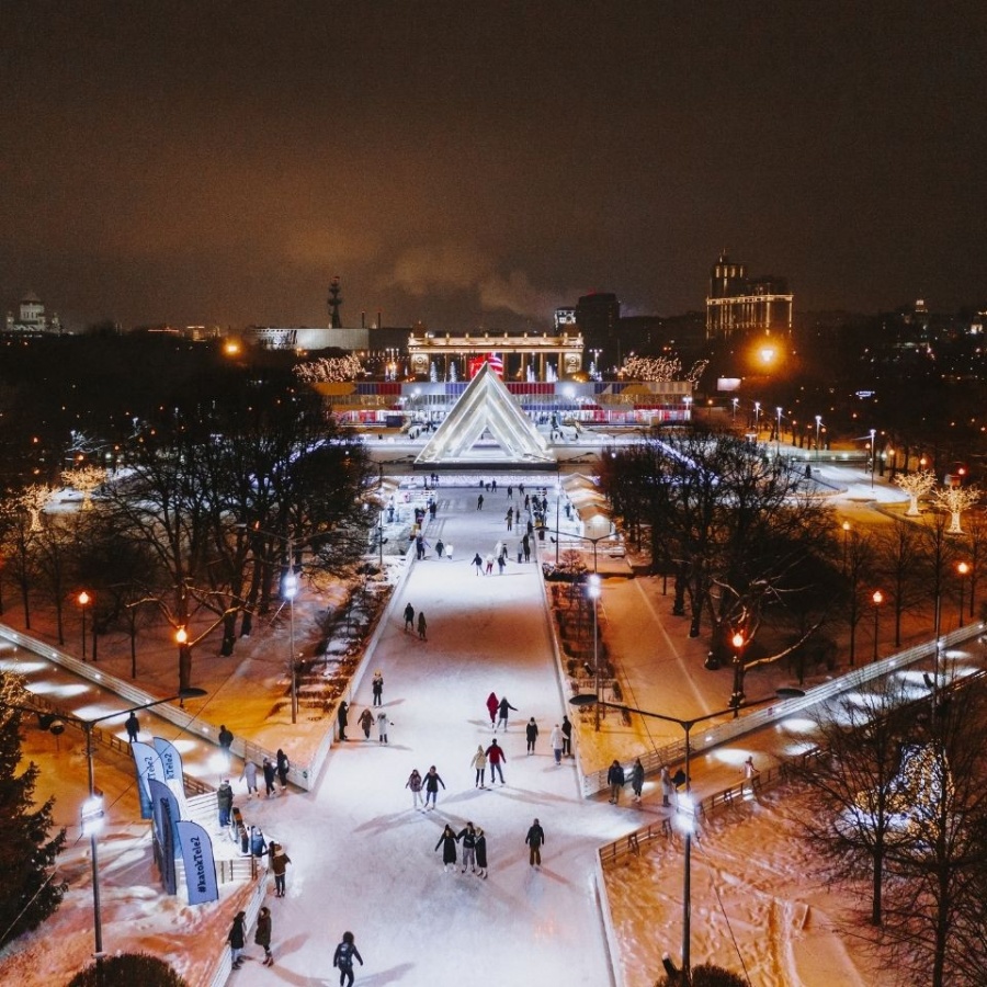 На коньках в парке