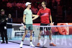 Сколько теннисисты получают за час на корте