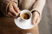 В каком кофе больше всего кофеина? Нутрициолог сравнила сорта и способы приготовления