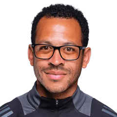 Лиам Росеньор