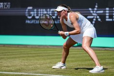 Екатерина Александрова уступила Элисе Мертенс