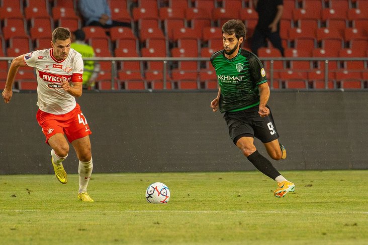 https://img.championat.com/eBSpVwt1xll1-5pnrf0U2Gw5g44gaEXvZlMQiqsYrSE/p(w:732/h:488)/news/big/i/w/spartak-vyrval-pobedu-u-ahmata-zabiv-na-90-1-j-minute-matcha-2-go-tura-rpl_1785700665408590845.jpg