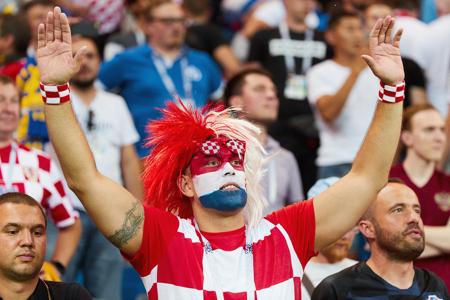 где фанатом. салават юлаев болельщики. салават юлаев хоккейный клуб.