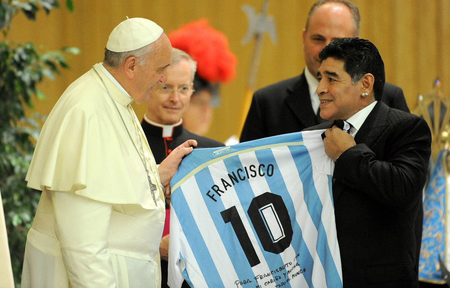 Марадона и Папа Римский