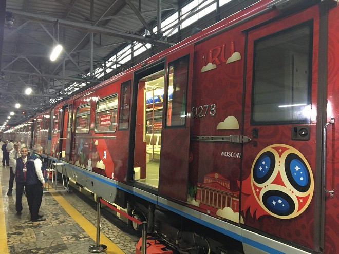 В московском метро представили поезд с символикой чемпионата мира—2018