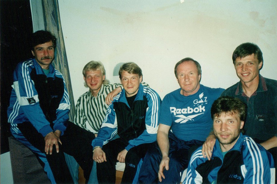 ЦСКА-1991: (слева-направо) Дмитрий Быстров, Василий Иванов, Валерий Брошин, Павел Садырин, Сергей Дмитриев и Олег Малюков ЦСКА-1991: (слева-направо) Дмитрий Быстров, Василий Иванов, Валерий Брошин, Павел Садырин, Сергей Дмитриев и Олег Малюков