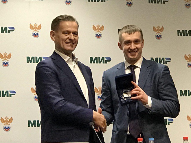 Сборная России стала сотрудничать с платёжной системой «Мир» Сборная России стала сотрудничать с платёжной системой «Мир»
