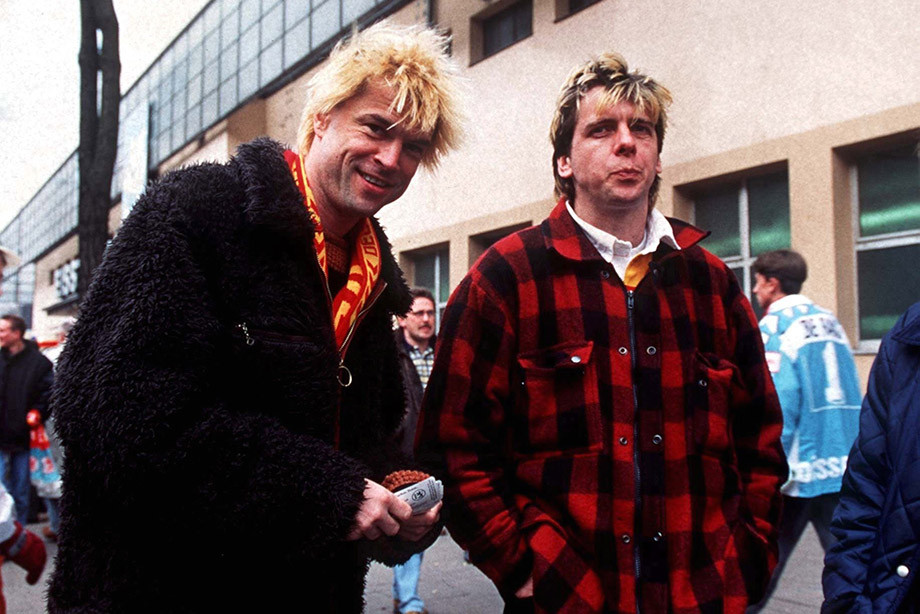 Вокалист Die Toten Hosen Андреас «Кампино» Фреге (слева) Вокалист Die Toten Hosen Андреас «Кампино» Фреге (слева)