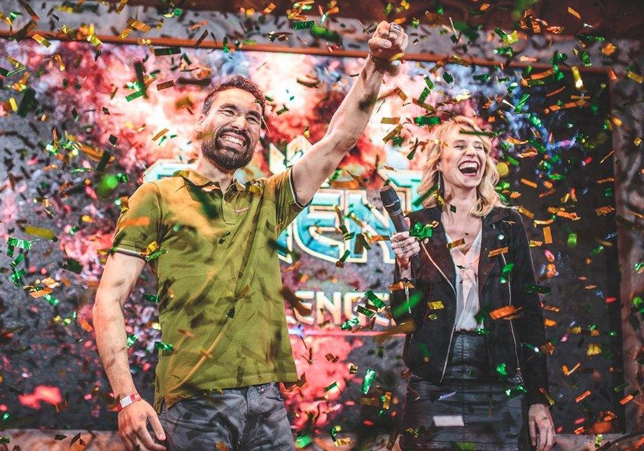Победитель первого Gwent Challenger Эйдриан Lifecoach Кой. Победитель первого Gwent Challenger Эйдриан Lifecoach Кой.