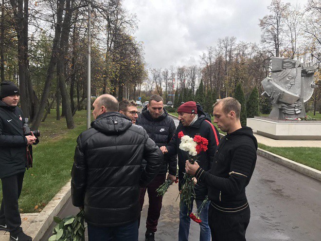 «Спартак» почтил память болельщиков, погибших в «Лужниках» в 1982 году «Спартак» почтил память болельщиков, погибших в «Лужниках» в 1982 году