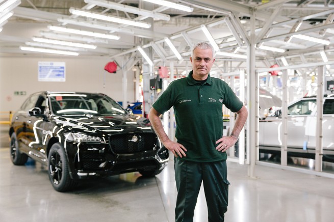 Моуринью посетил завод Jaguar Land Rover в Солихалле Моуринью посетил завод Jaguar Land Rover в Солихалле