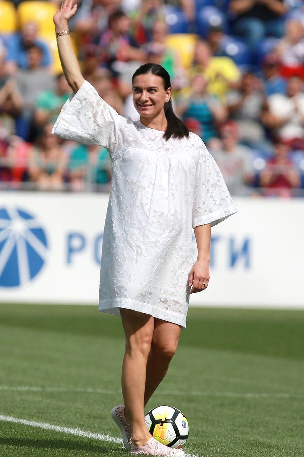 Елена исинбаева в платье
