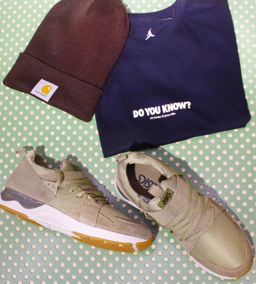 На фото: кроссовки Asics, футболка Jordan, шапка Carhartt На фото: кроссовки Asics, футболка Jordan, шапка Carhartt
