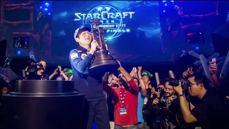 Легенда StarCraft Ли Life Сун Хён пожизненно отстранён от выступлений на турнирах. Легенда StarCraft Ли Life Сун Хён пожизненно отстранён от выступлений на турнирах.
