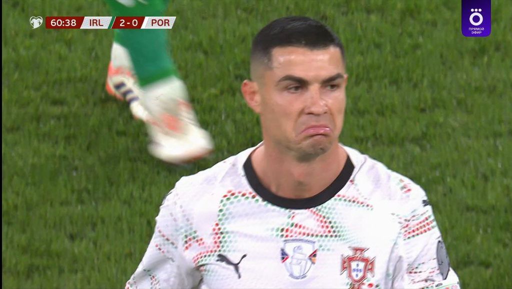 Фото: Реакция Криштиану Роналду на удаление в матче с Ирландией