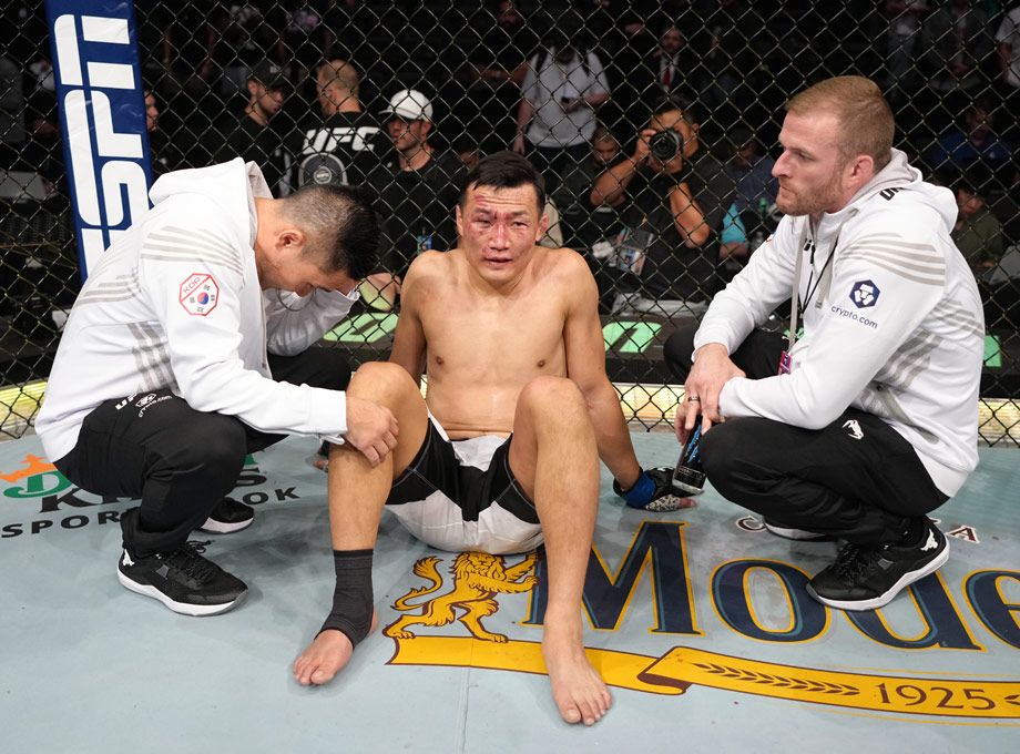 UFC 273: Александр Волкановски одолел Корейского Зомби техническим нокаутом в четвёртом раунде