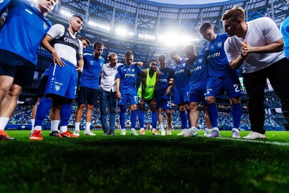 Алексей Шпилевский с игроками «Пари НН»