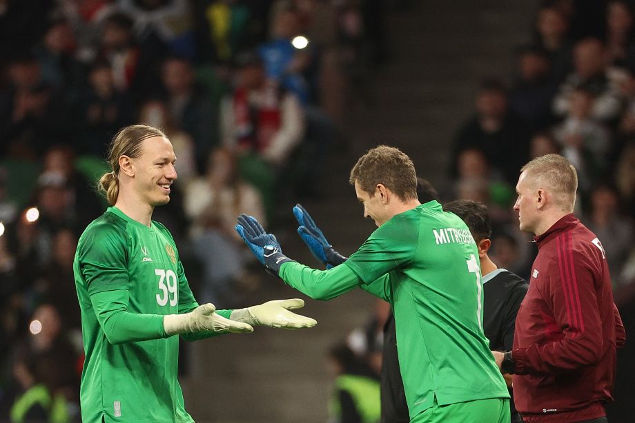 Матвей Сафонов и Антон Митрюшкин в сборной России