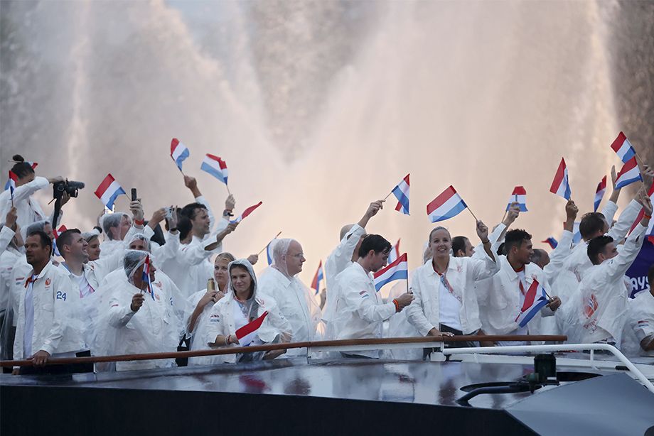 Парад атлетов на открытии ОИ-2024