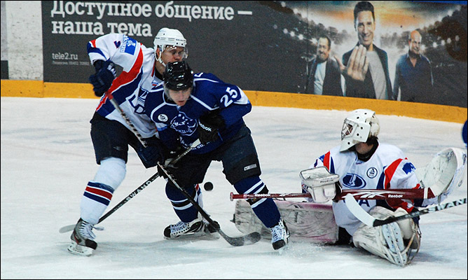 30 ноября 2011 года. Рязань. Регулярный чемпионат ВХЛ. ХК "Рязань" — "Лада" — 3:2 30 ноября 2011 года. Рязань. Регулярный чемпионат ВХЛ. ХК "Рязань" — "Лада" — 3:2
