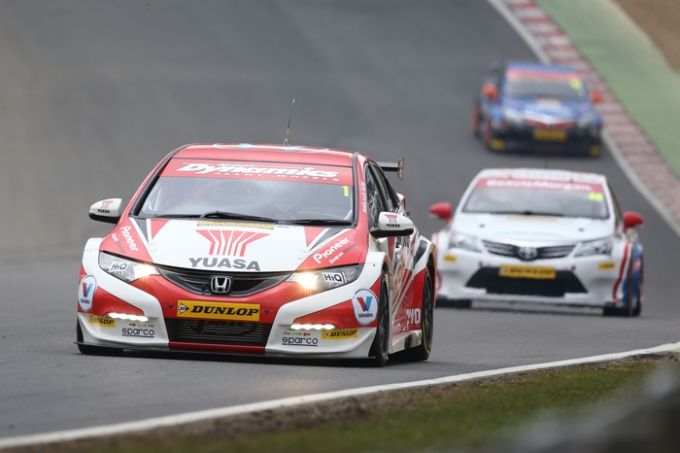 Уик-энд BTCC на "Брэндс-Хэтч" Уик-энд BTCC на "Брэндс-Хэтч"