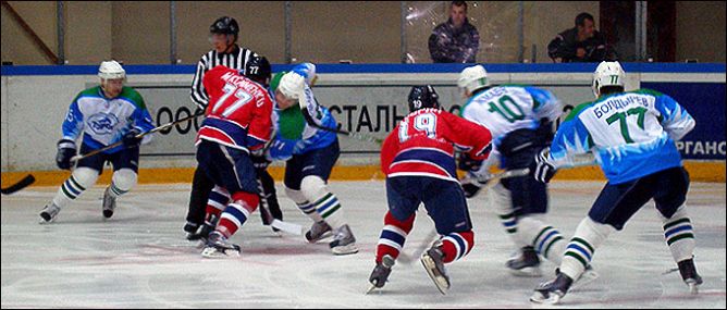 10 марта 2011 года. Курган. Плей-офф ВХЛ. 1/8 финала. "Зауралье" — "Торос" — 2:1. 10 марта 2011 года. Курган. Плей-офф ВХЛ. 1/8 финала. "Зауралье" — "Торос" — 2:1.