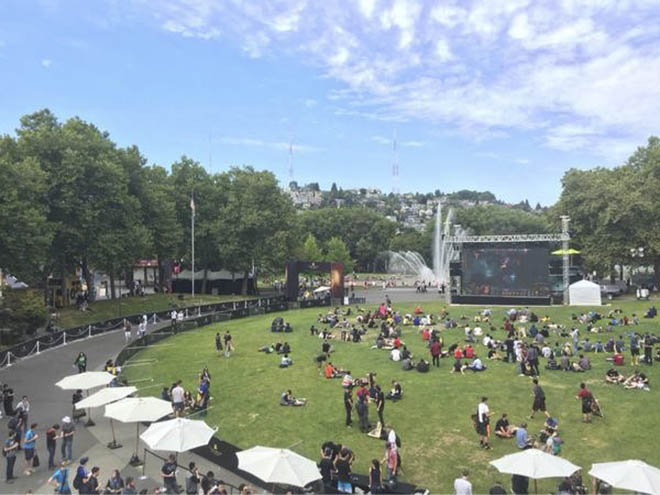 За пределами KeyArena За пределами KeyArena