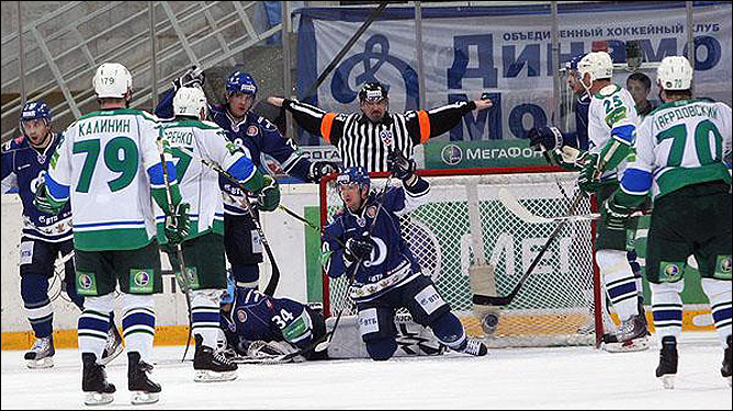03.11.2010. КХЛ. Динамо М - Салават Юлаев - 2:4. Фото 02. 03.11.2010. КХЛ. Динамо М - Салават Юлаев - 2:4. Фото 02.