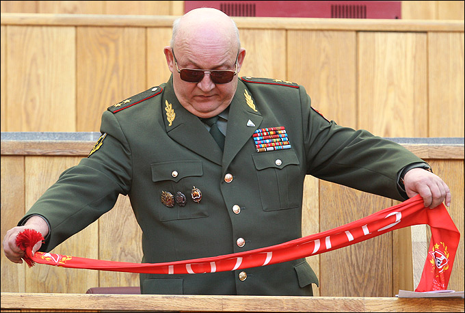 Армейский болельщик "Спартака" Армейский болельщик "Спартака"
