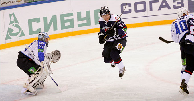 19 сентября 2012 года. Нижний Новгород. Регулярный чемпионат КХЛ. "Торпедо" — "Нефтехимик" — 2:3 (ПБ) 19 сентября 2012 года. Нижний Новгород. Регулярный чемпионат КХЛ. "Торпедо" — "Нефтехимик" — 2:3 (ПБ)
