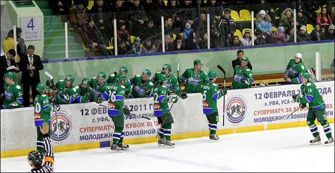 12 марта 2011 года. Уфа. Плей-офф МХЛ. 1/8 финала. "Толпар" — "Белые Медведи" — 4:2. 12 марта 2011 года. Уфа. Плей-офф МХЛ. 1/8 финала. "Толпар" — "Белые Медведи" — 4:2.