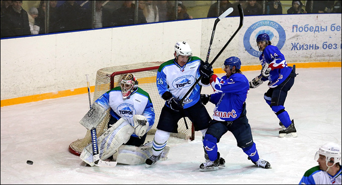 19 декабря 2012 года. Волжск. Регулярный чемпионат ВХЛ. "Ариада-Акпарс" — "Торос" — 1:2 19 декабря 2012 года. Волжск. Регулярный чемпионат ВХЛ. "Ариада-Акпарс" — "Торос" — 1:2