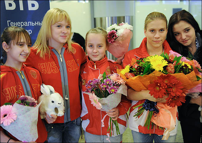 Женская сборная России: Комова, Набиева, Иньшина, Афанасьева, Мустафина Женская сборная России: Комова, Набиева, Иньшина, Афанасьева, Мустафина