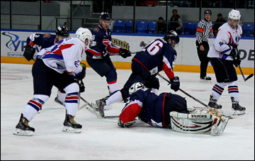 11 сентября 2013 года. Красноярск. Регулярный чемпионат ВХЛ. "Сокол" — "Лада" — 4:1 11 сентября 2013 года. Красноярск. Регулярный чемпионат ВХЛ. "Сокол" — "Лада" — 4:1