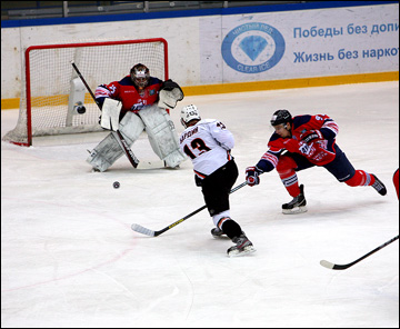 18 ноября 2013 года. Курган. Регулярный чемпионат ВХЛ. "Курган" — "Молот-Прикамье" — 3:4 18 ноября 2013 года. Курган. Регулярный чемпионат ВХЛ. "Курган" — "Молот-Прикамье" — 3:4