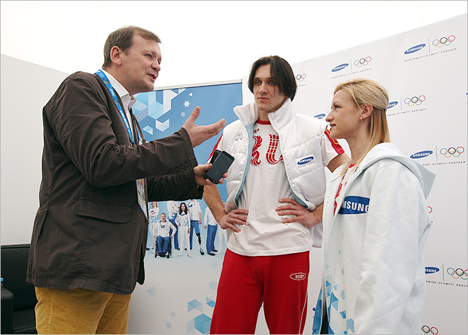 http://img.championat.com/i/article/08/63/1392290863_b_aleksandr-shmurnov-maksim-trankov-i-tatjana-volosozhar.jpg