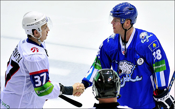 29 октября 2011 года. Астана. Регулярный чемпионат КХЛ. "Барыс" — "Сибирь" — 3:2 29 октября 2011 года. Астана. Регулярный чемпионат КХЛ. "Барыс" — "Сибирь" — 3:2