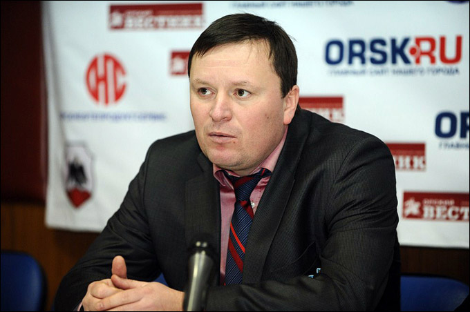 Главный тренер "Спутника" Алексей Фетисов Главный тренер "Спутника" Алексей Фетисов