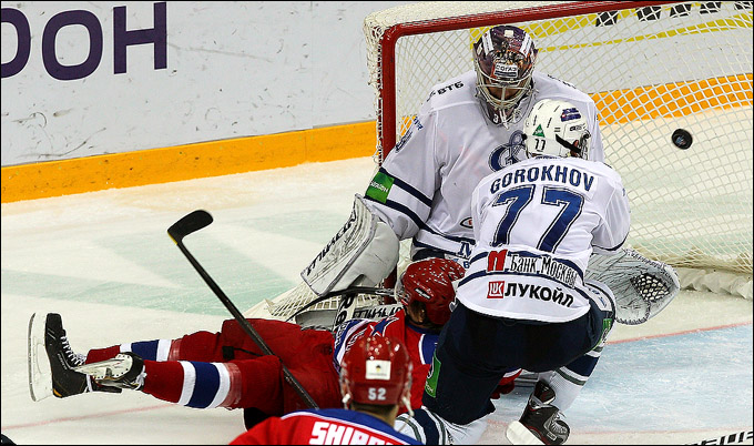7 декабря 2012 года. Москва. Регулярный чемпионат КХЛ. ЦСКА — "Динамо" М — 4:6 7 декабря 2012 года. Москва. Регулярный чемпионат КХЛ. ЦСКА — "Динамо" М — 4:6