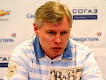 Главный тренер "Северстали" Александр Смирнов Главный тренер "Северстали" Александр Смирнов