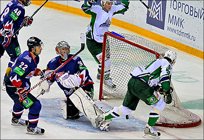 17 января 2013 года. Магнитогорск. Регулярный чемпионат КХЛ. "Металлург" Мг — "Салават Юлаев" — 1:4 17 января 2013 года. Магнитогорск. Регулярный чемпионат КХЛ. "Металлург" Мг — "Салават Юлаев" — 1:4
