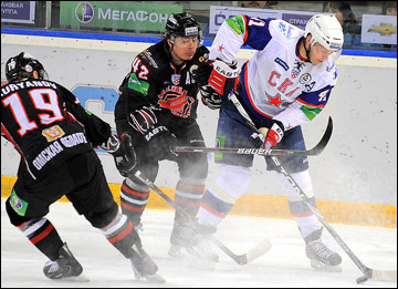 5 февраля 2012 года. Омск. Регулярный чемпионат КХЛ. "Авангард" — СКА — 5:3 5 февраля 2012 года. Омск. Регулярный чемпионат КХЛ. "Авангард" — СКА — 5:3