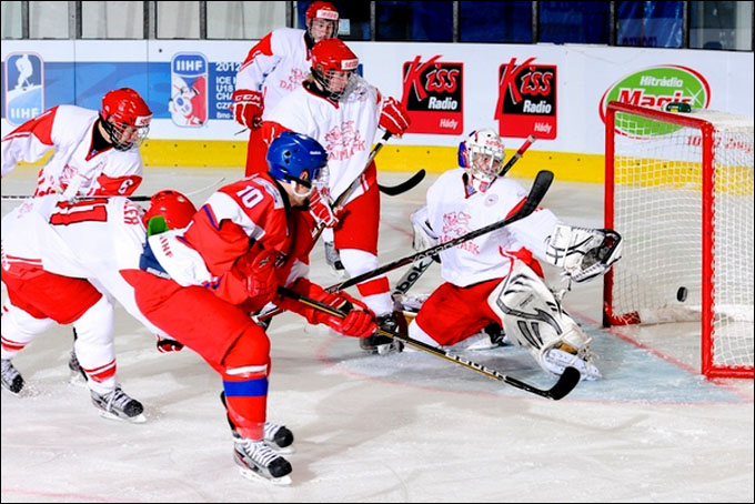 12 апреля 2012 года. Зноймо. Юниорский чемпионат мира. Чехия — Дания — 8:4 12 апреля 2012 года. Зноймо. Юниорский чемпионат мира. Чехия — Дания — 8:4
