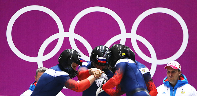 СОЧИ-2014. БОБСЛЕЙНАЯ ЧЕТВЁРКА ЗУБКОВА — ЧЕМПИОН ОЛИМПИЙСКИХ ИГР! ЛУЧШИЕ ФОТО СОЧИ-2014. БОБСЛЕЙНАЯ ЧЕТВЁРКА ЗУБКОВА — ЧЕМПИОН ОЛИМПИЙСКИХ ИГР! ЛУЧШИЕ ФОТО