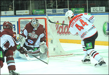 "Динамо" Р – "Донбасс" — 1-1 (2:3, 4:3) "Динамо" Р – "Донбасс" — 1-1 (2:3, 4:3)