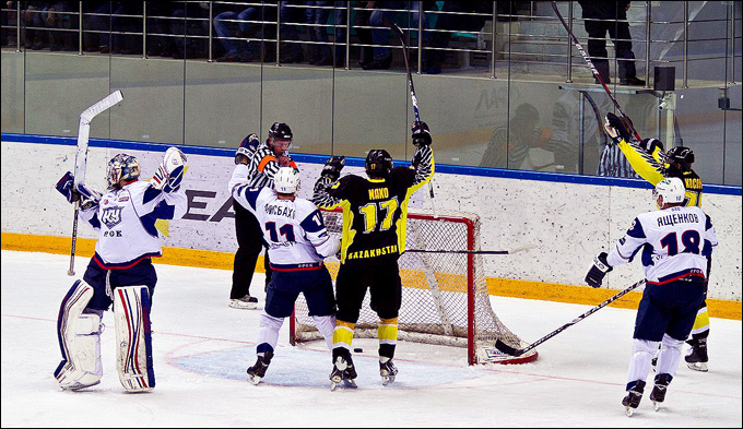 21 января 2013 года. Караганда. Регулярный чемпионат ВХЛ. "Сарыарка" — "Южный Урал" — 2:3 21 января 2013 года. Караганда. Регулярный чемпионат ВХЛ. "Сарыарка" — "Южный Урал" — 2:3